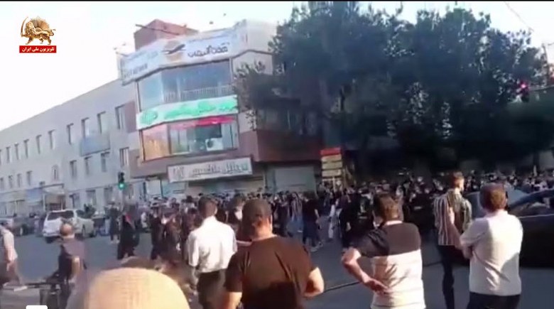 شیخ و شاه دشمنان تاریخی مردم ایران ـ سلطنت، بنیاد وابستگی و فاشیسم در ایران - در ایران انقلابی دمکراتیک در جریان است - #نه_شاه_نه_شيخ #آری_به_جمهوری_دمکراتیک #قیام_تا_سرنگونی